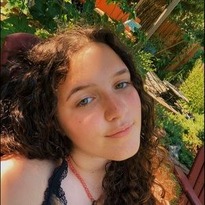 Meet your Posher, Bela